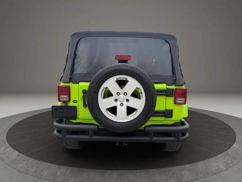 Used 2012 Jeep Wrangler Sahara w/ Connectivity Group AWD/4WD image 4