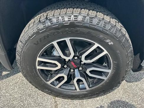New 2026 GMC Sierra 1500 AT4 w/ AT4 Premium Package AWD/4WD image 15