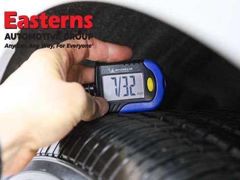 Used 2022 Chrysler Voyager LX image 24