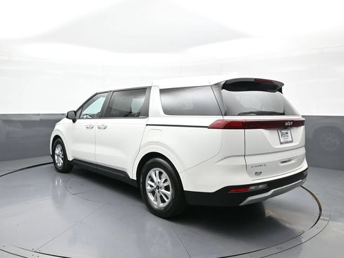 Certified 2024 Kia Carnival LX FWD image 8