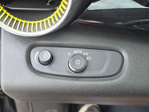 Certified 2024 Chevrolet Trax ACTIV w/ Sunroof Package FWD image 28