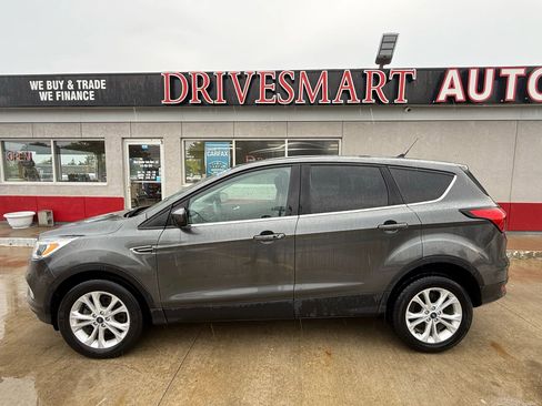 Used 2019 Ford Escape SE image 6