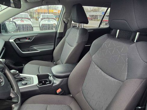 Certified 2025 Toyota RAV4 XLE image 24