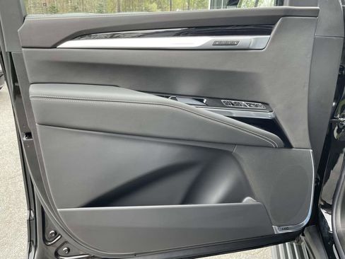 New 2026 Cadillac Escalade Sport w/ LPO, ONYX Package AWD/4WD image 17