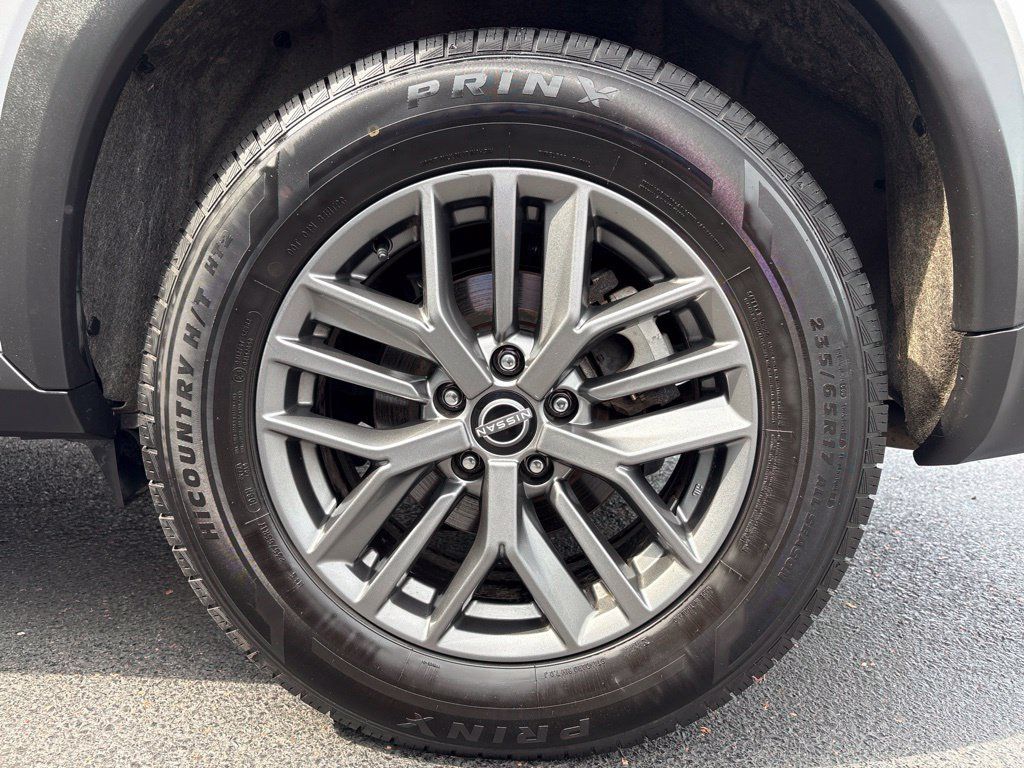Used 2024 Nissan Rogue S FWD image 10
