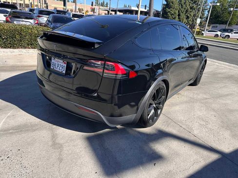 Used 2018 Tesla Model X 75D image 5