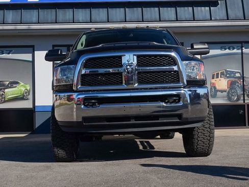 Used 2018 RAM 2500 Tradesman w/ Chrome Appearance Group image 8