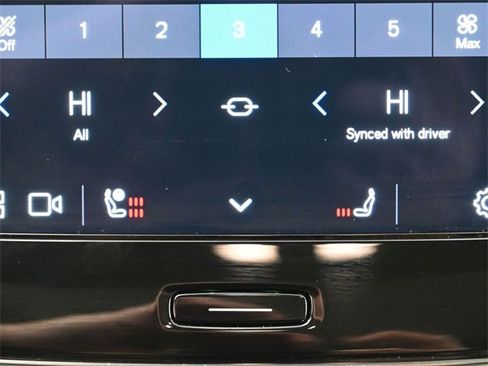 Used 2023 Volvo XC40 B5 Ultimate w/ Protection Package Premier image 17