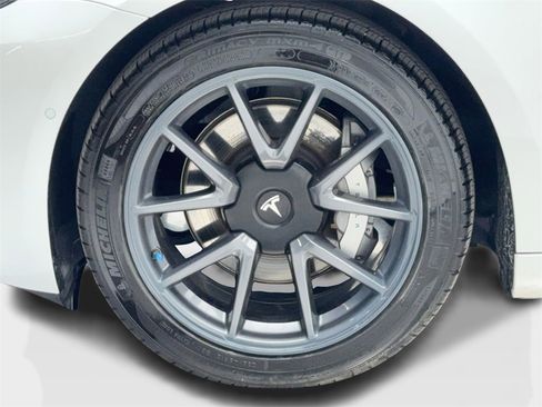 Used 2021 Tesla Model 3 Standard Range Plus image 56