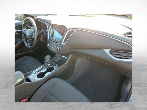 Used 2023 Chevrolet Malibu LT image 12