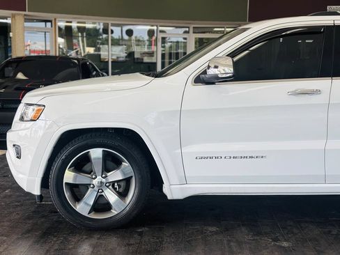Used 2016 Jeep Grand Cherokee Overland AWD/4WD image 17