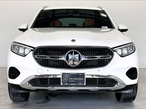 Used 2026 Mercedes-Benz GLC 300 image 3