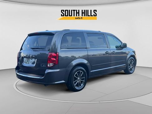 Used 2016 Dodge Grand Caravan SXT FWD image 5