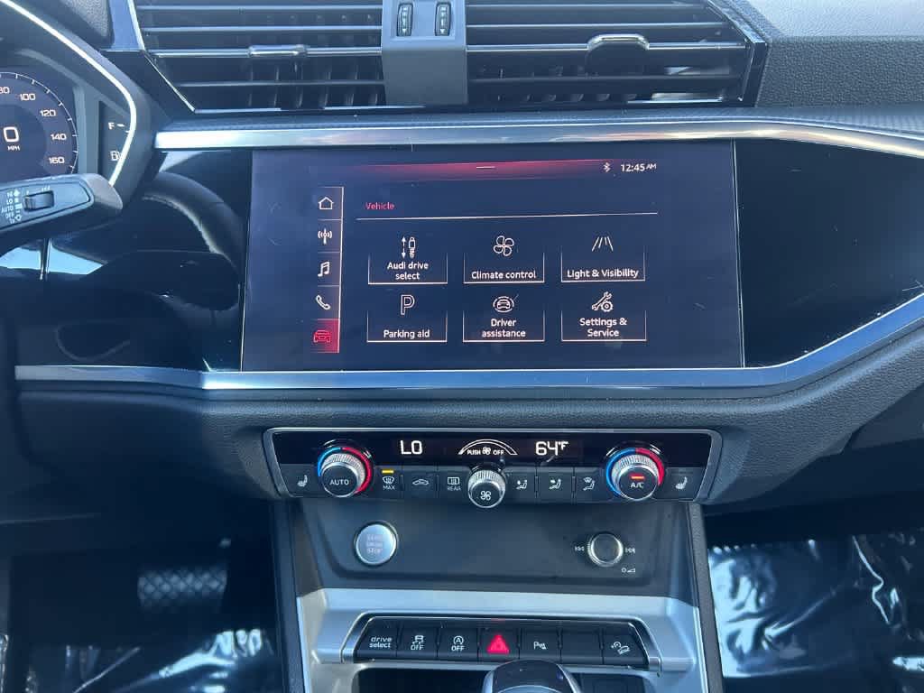 Used 2020 Audi Q3 2.0T Premium Plus w/ Premium Plus Package AWD/4WD image 17