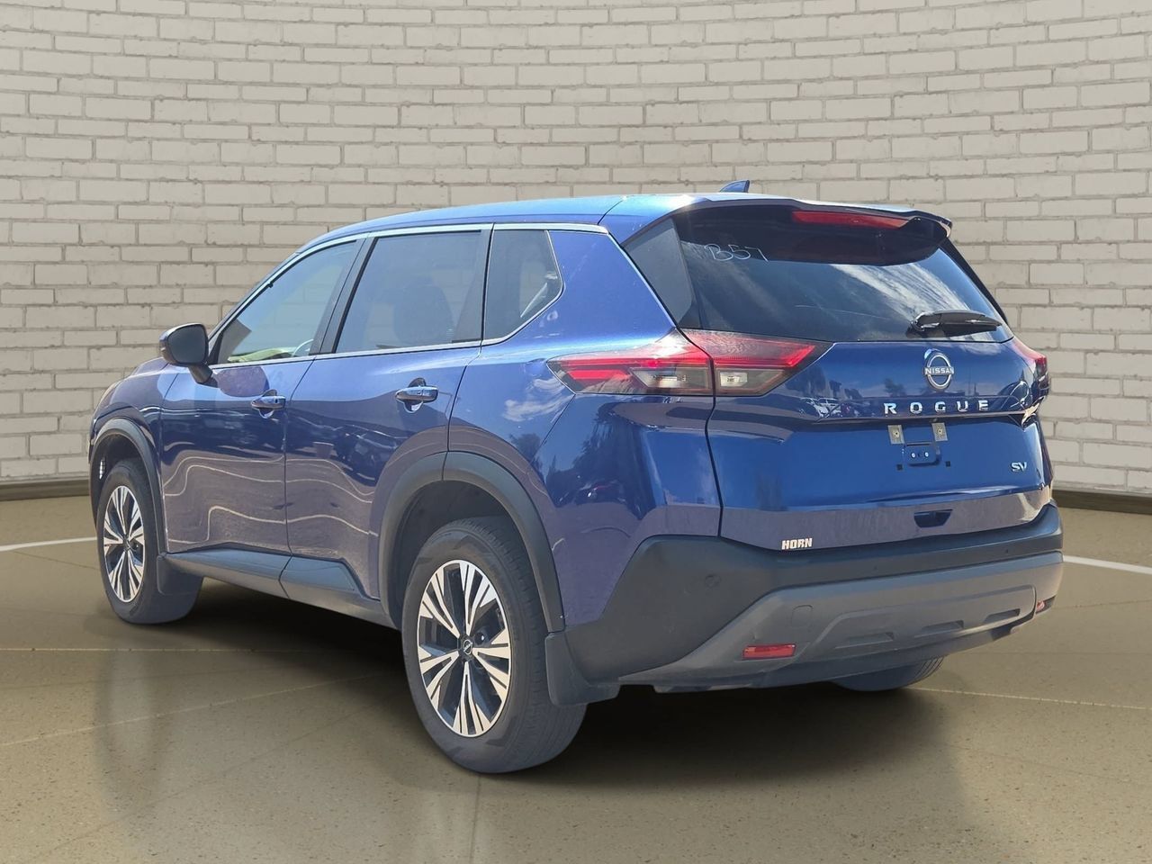 Used 2023 Nissan Rogue SV FWD image 7
