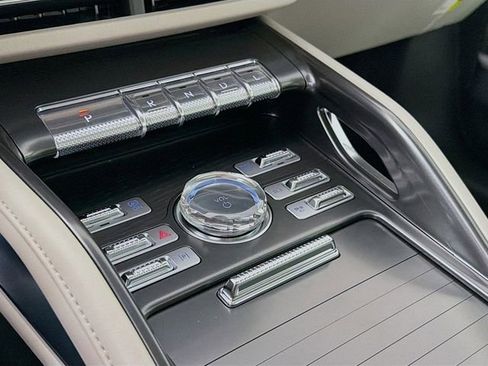 New 2026 Lincoln Nautilus Reserve AWD/4WD image 18