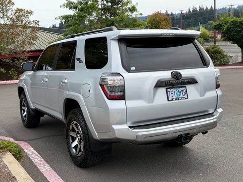 Used 2021 Toyota 4Runner TRD Off-Road Premium w/ Moonroof Package AWD/4WD image 5