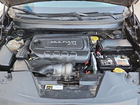 Used 2016 Jeep Cherokee Sport image 23