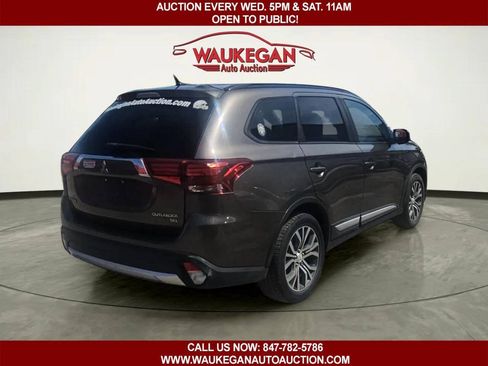 Used 2016 Mitsubishi Outlander SEL AWD/4WD image 5