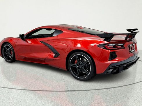 Used 2021 Chevrolet Corvette Stingray Preferred Cpe w/ Z51 Performance Package RWD image 3
