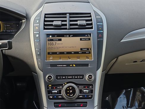 Used 2019 Lincoln MKZ Premiere image 20