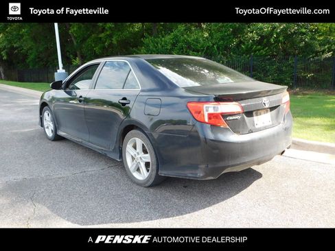 Used 2012 Toyota Camry SE FWD image 3