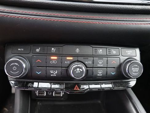 Used 2024 Dodge Durango GT AWD/4WD image 23