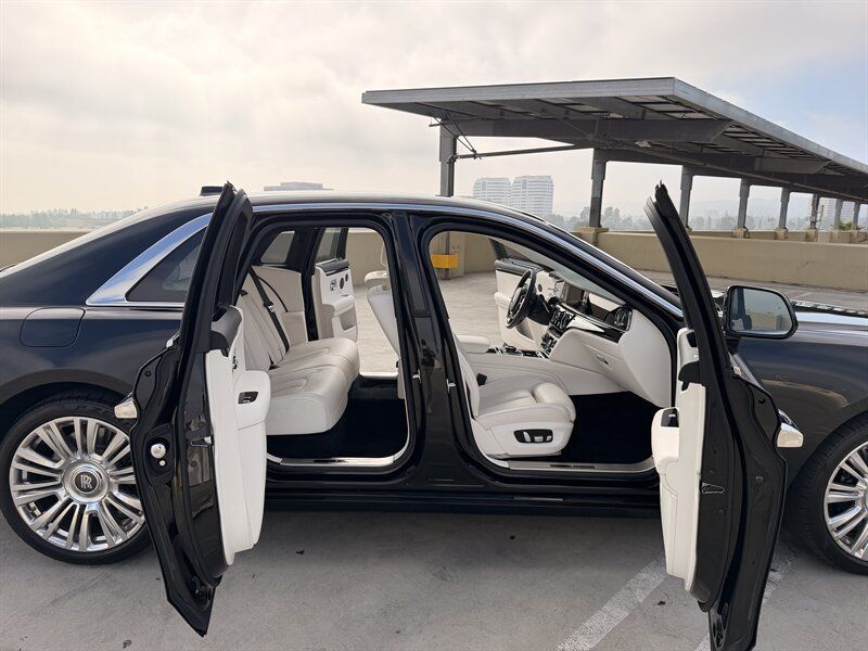 Used 2021 Rolls-Royce Ghost AWD/4WD image 34