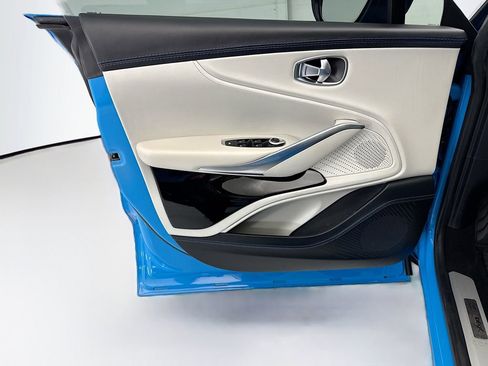 Used 2022 Aston Martin DBX image 23