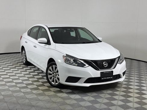 Used 2018 Nissan Sentra S FWD image 2