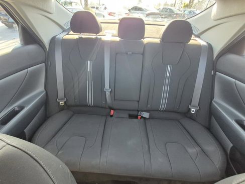 Used 2025 Hyundai Elantra SEL image 13