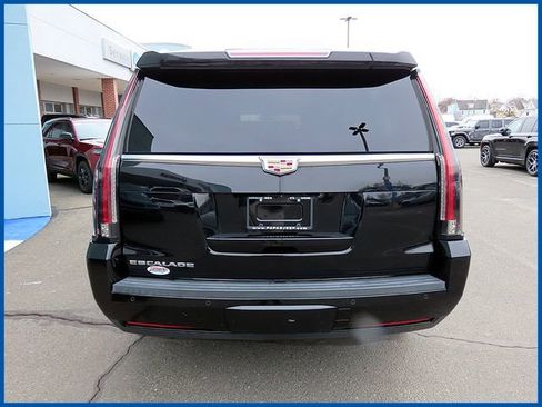 Used 2020 Cadillac Escalade ESV Luxury image 6