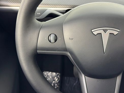 Used 2020 Tesla Model Y Long Range image 19