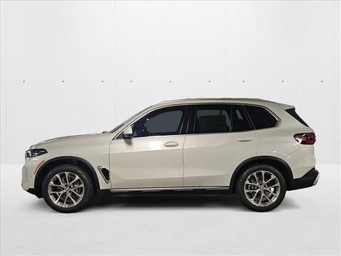 Used 2026 BMW X5 sDrive40i w/ Parking Assistance Package image 8