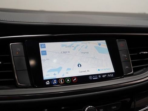 Used 2024 Buick Enclave Premium image 27