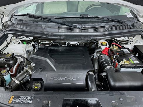 Used 2019 Ford Explorer Platinum image 32