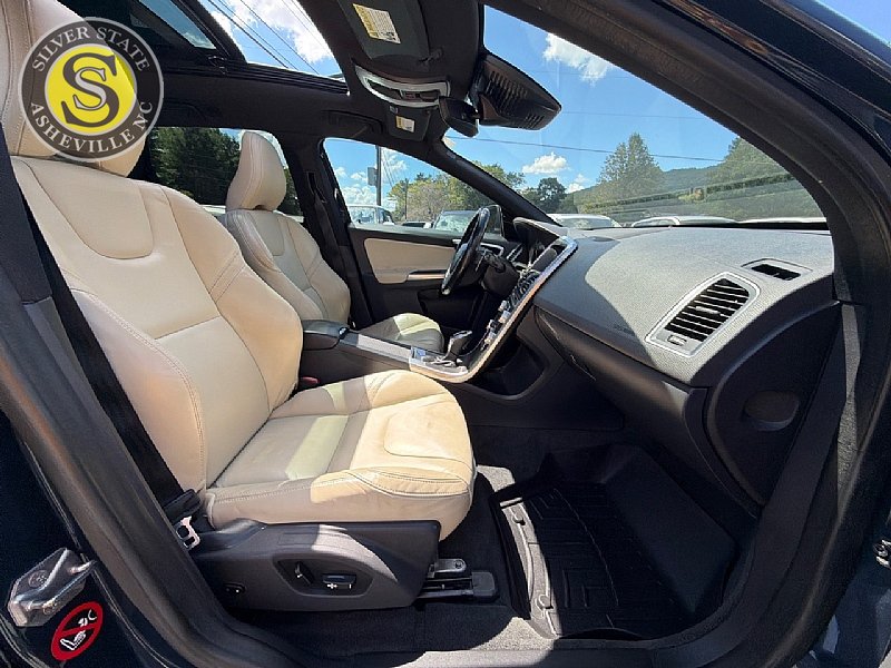 Used 2015 Volvo XC60 T6 Platinum FWD image 16
