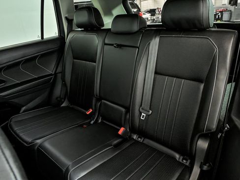 Used 2022 Volkswagen Tiguan SE image 14