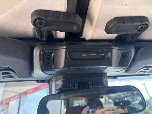 Used 2024 Jeep Wrangler Unlimited Rubicon 4xe AWD/4WD image 23
