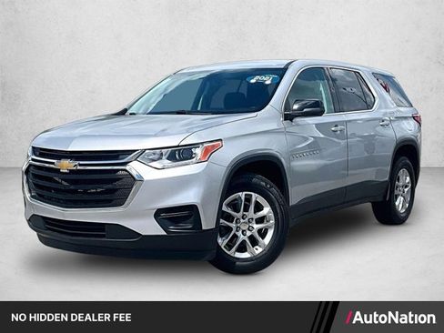 Used 2021 Chevrolet Traverse LS FWD image 1