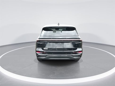 Used 2025 Lincoln Nautilus Premier w/ Jet Appearance Package image 7