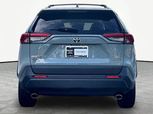 Used 2021 Toyota RAV4 XLE Premium AWD/4WD image 5