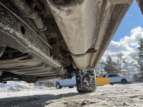 Used 2018 GMC Yukon SLE w/ HD Trailering Package image 18