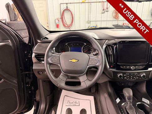 Used 2023 Chevrolet Traverse LT image 18