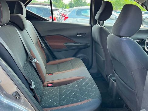 Used 2018 Nissan Kicks SR FWD image 18