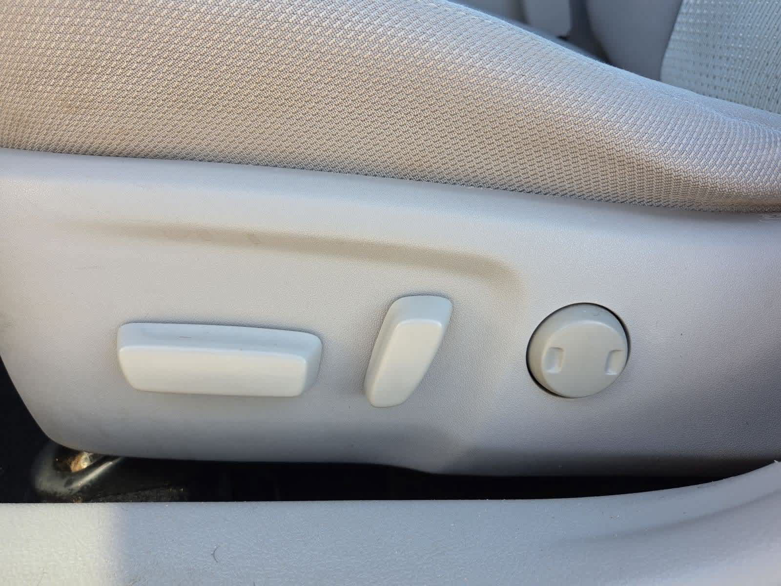 Used 2013 Toyota Camry LE FWD image 15
