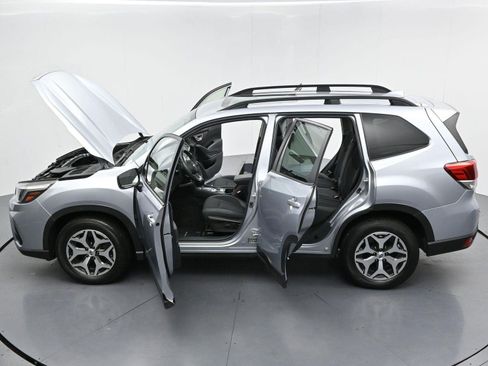 Used 2020 Subaru Forester Premium AWD/4WD image 38