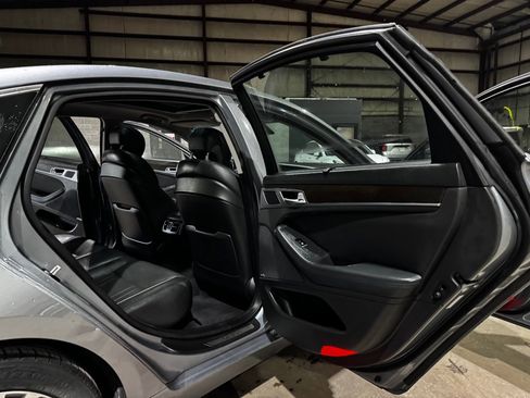 Used 2015 Hyundai Genesis 3.8 w/ Option Group 04 image 21