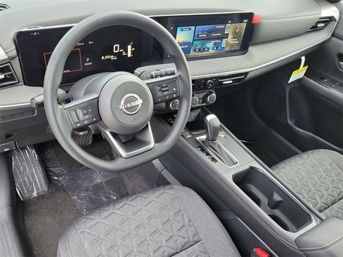 New 2025 Nissan Kicks SV w/ SV Premium Package image 12