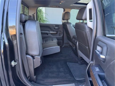 Used 2018 GMC Sierra 2500 Denali w/ Duramax Plus Package AWD/4WD image 39